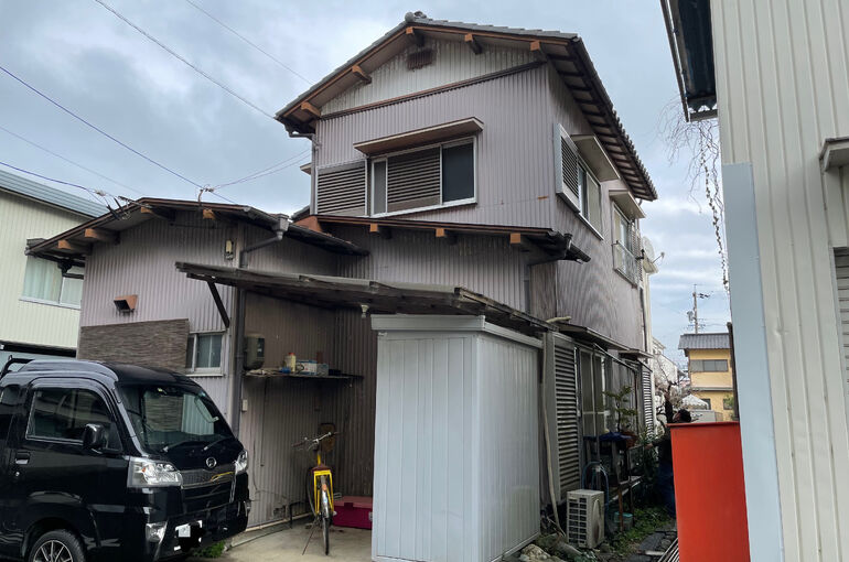 E54EF61F-E263-40AD-9D11-507255D55BF1