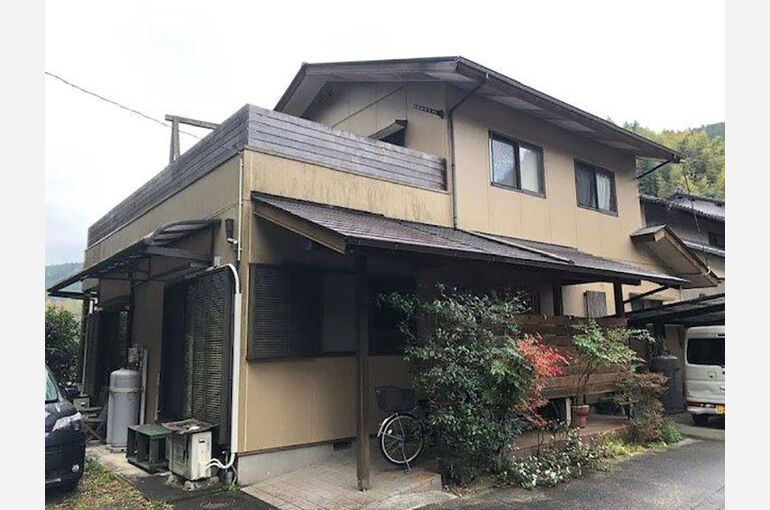 藤枝市の木部が多い2階建て住宅の塗り替え前